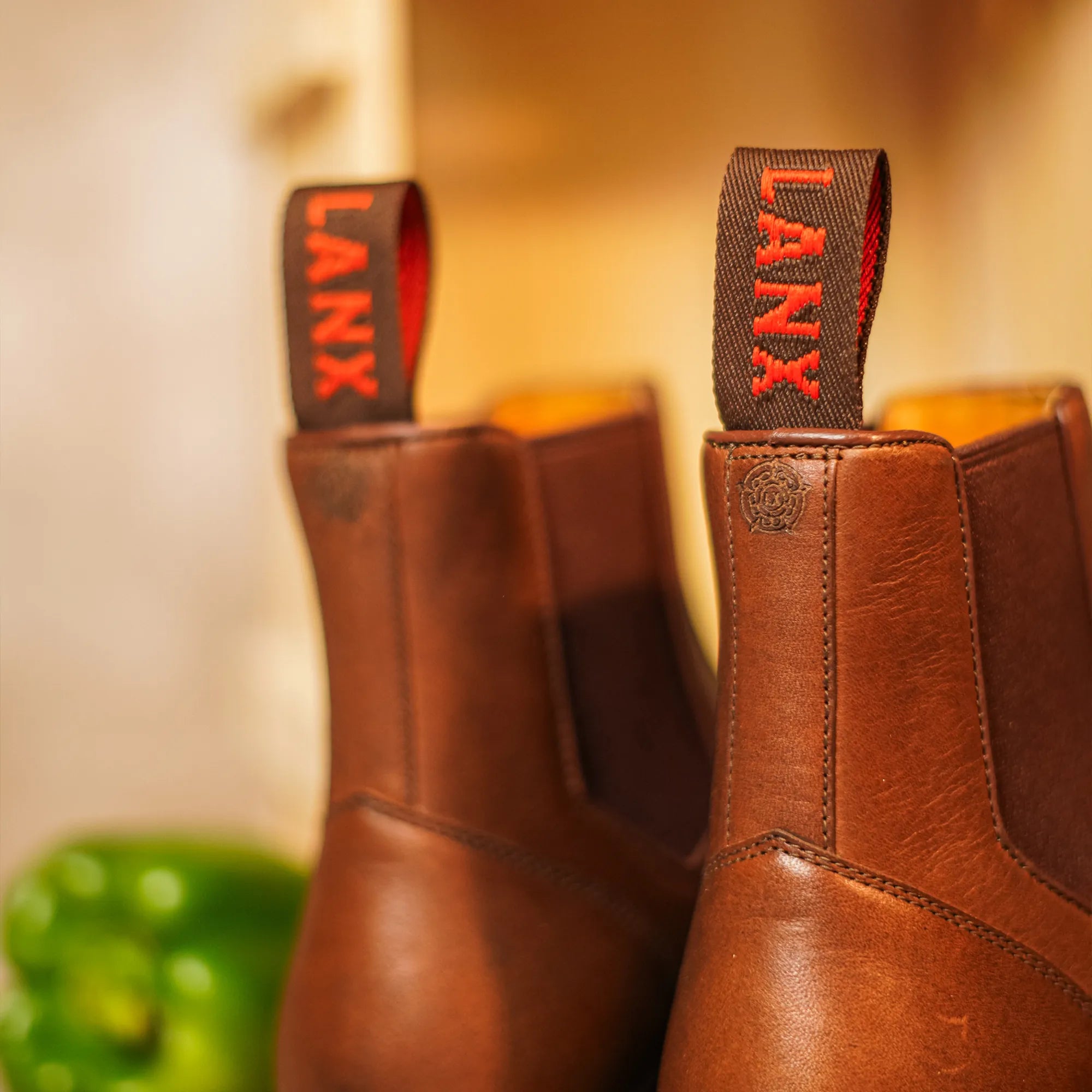 REED / CONKER DISTRESSED